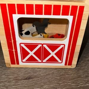 Wooden Farm Animal Toy Set - Red Barn & 5 farm animal 🦓 wood toys included